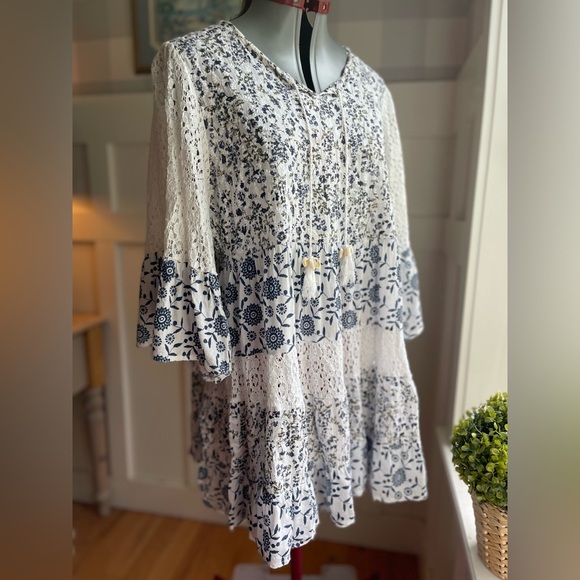 Chic Bohemian Lace Dress in Blue and White Size Small - Picture 6 of 9